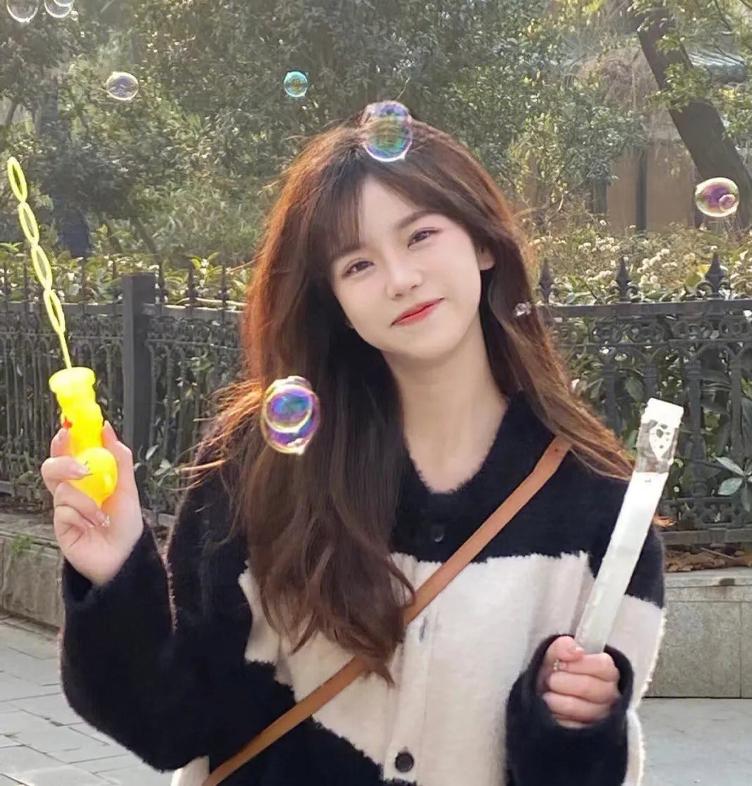 娘娘请自重,我真的不想代替陛下